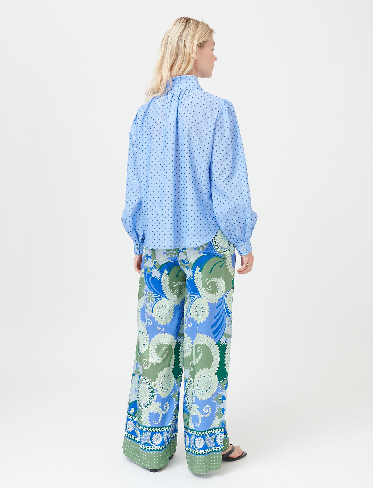Dea Kudibal - LE NS (CO) - dot blue - 3