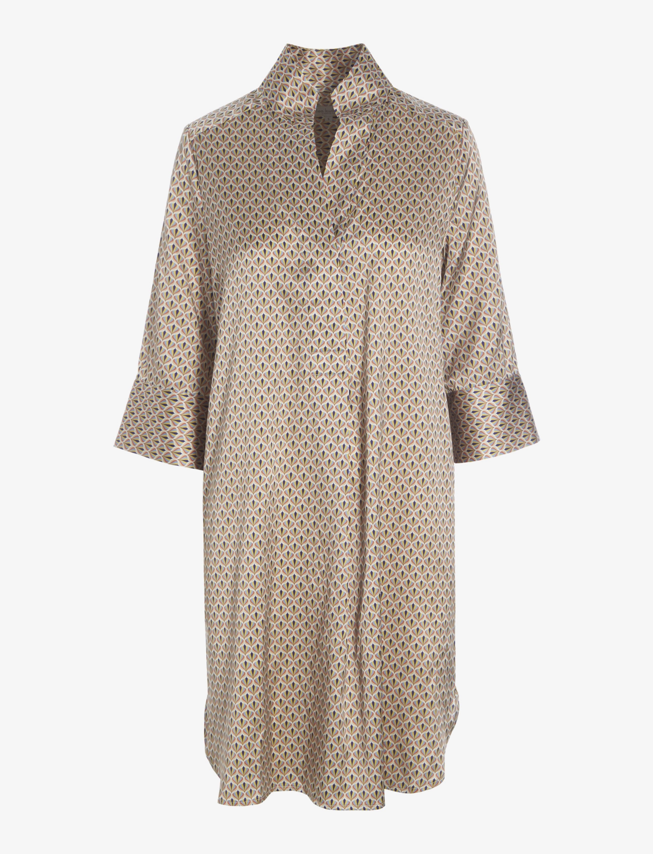 KAMILLE - MONARCH HONEY