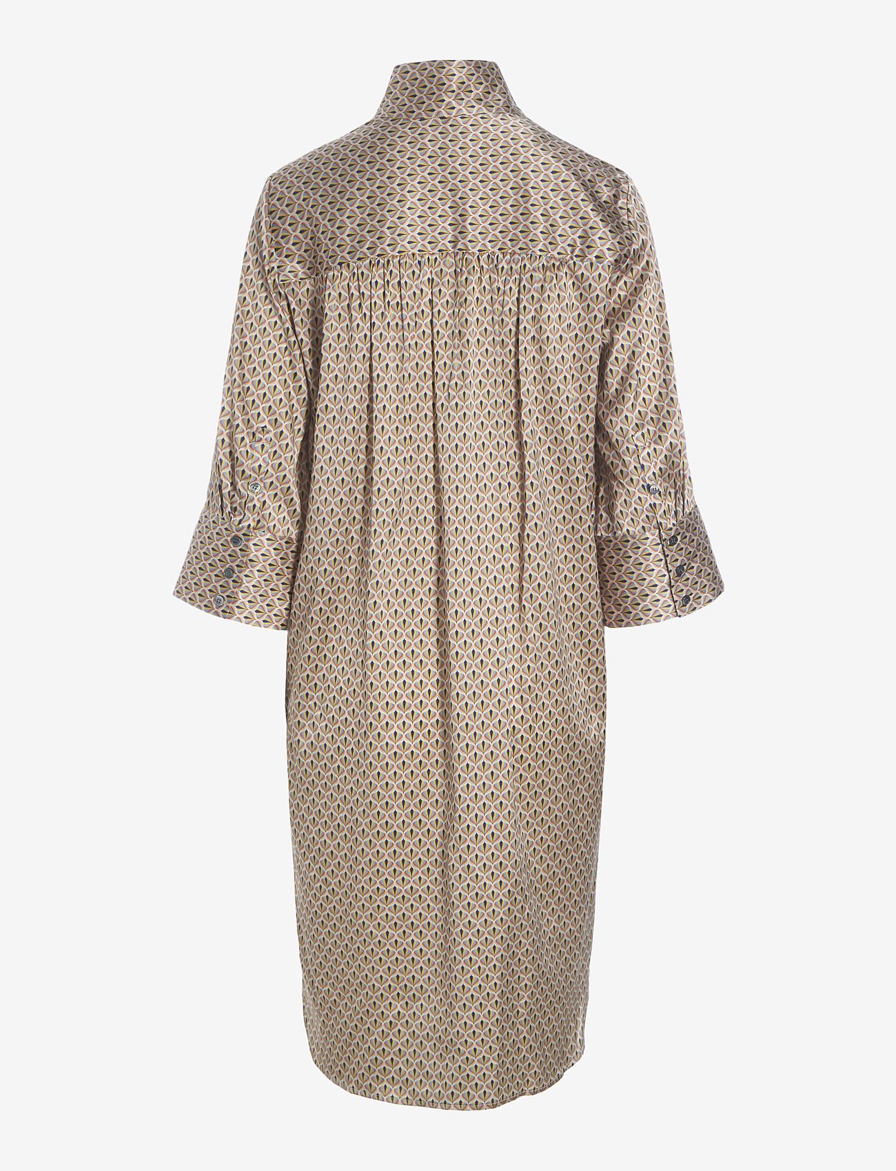 Dea Kudibal - KAMILLE - monarch honey - 1