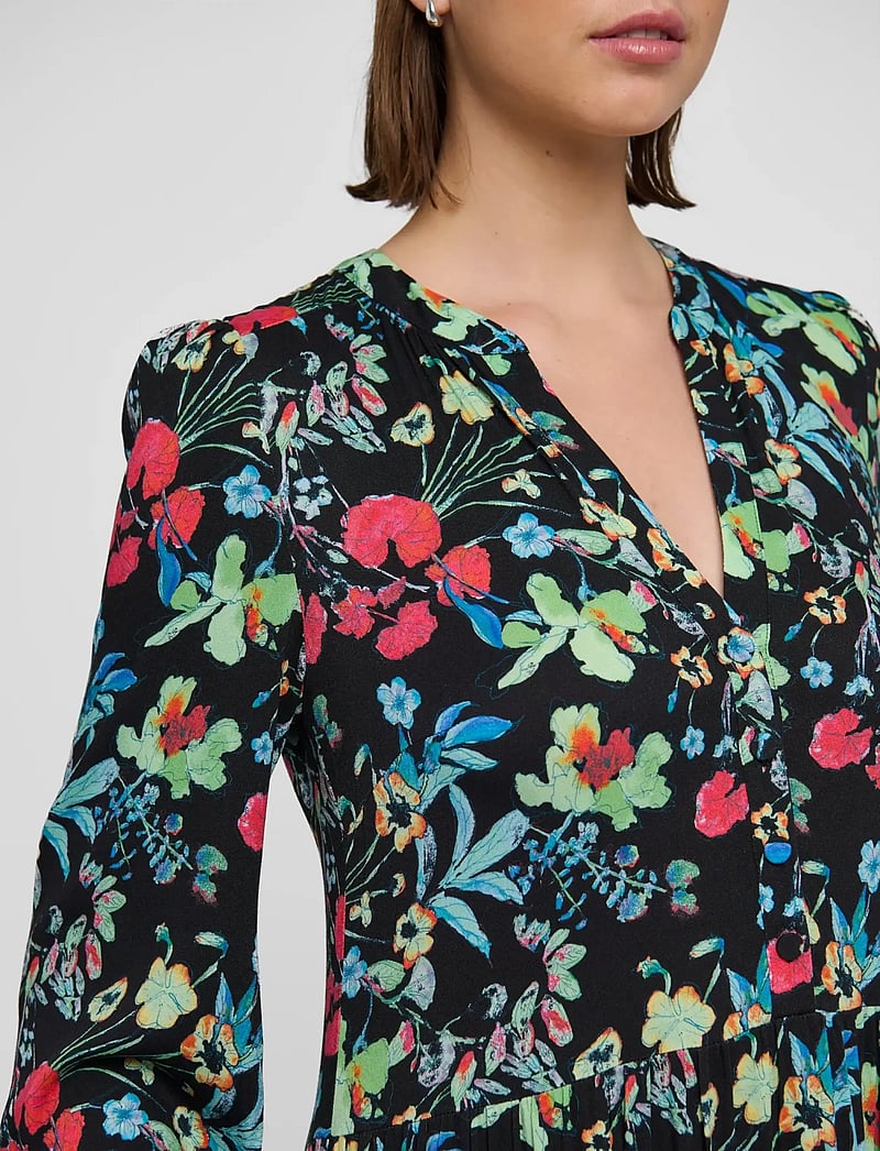 Dea Kudibal - CATHRINSDEA EV - suvekleidid - fleurette space - 4