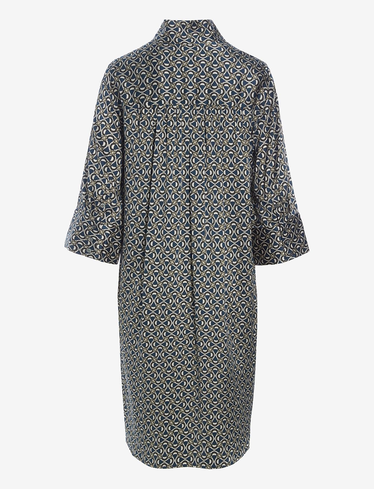 Dea Kudibal - KAMILLE - moloch space - 1