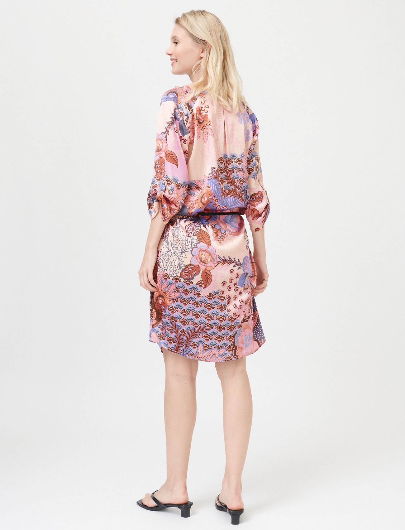 Dea Kudibal - MAYA - prairie rose - 3