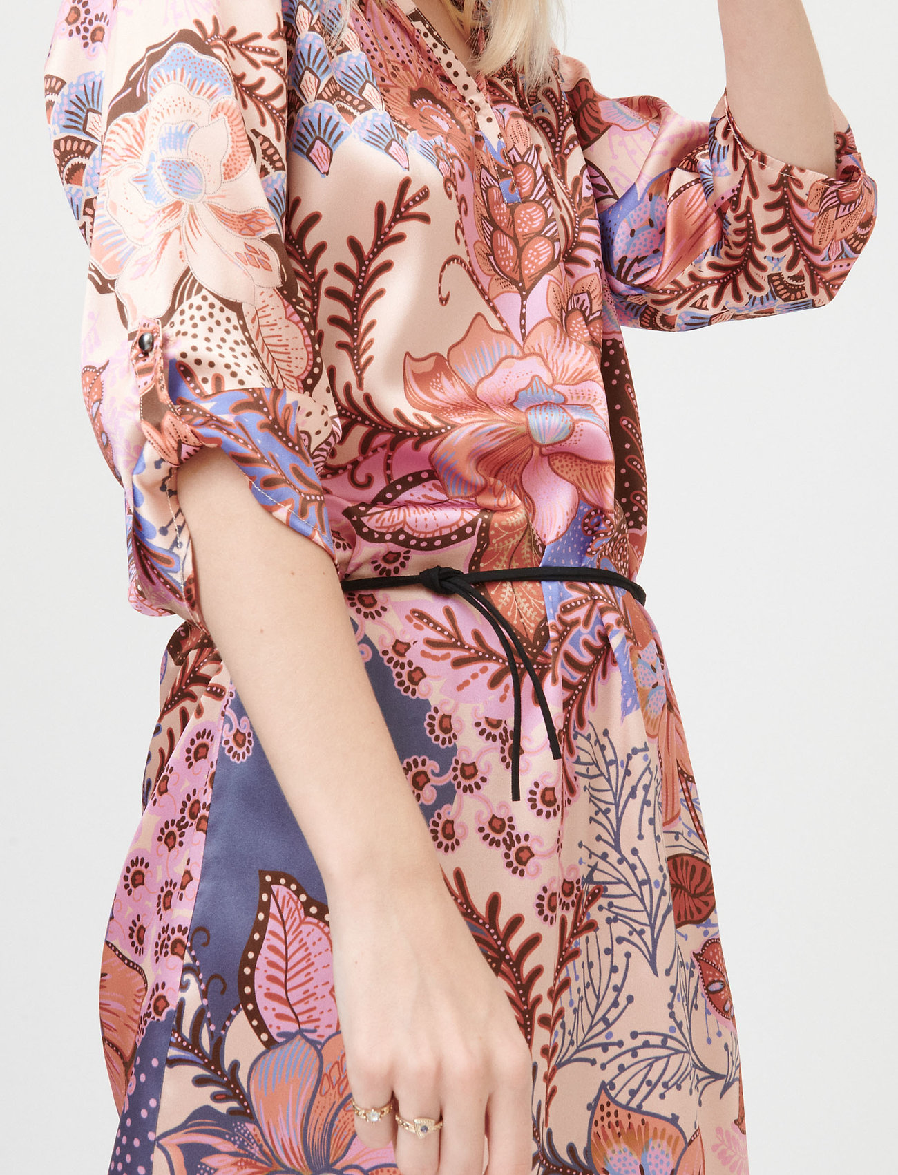 Dea Kudibal - MAYA - prairie rose - 4