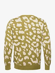 DEDICATED - Sweater Mora Leopard - rundhals - green moss - 1