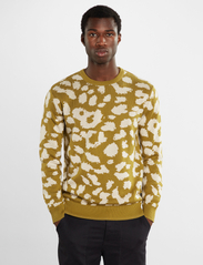 DEDICATED - Sweater Mora Leopard - rundhals - green moss - 2