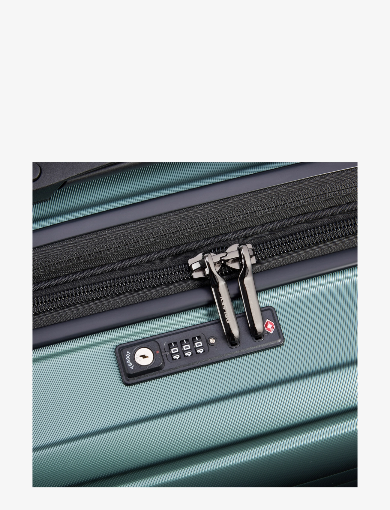 DELSEY PARIS - Shadow 5.0  66 cm trolley case - medium suitcases - green - 5