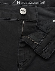 Denim Hunter - 33 THE CELINA HIGH STRAIGHT CUSTOM - straight jeans - black wash - 3