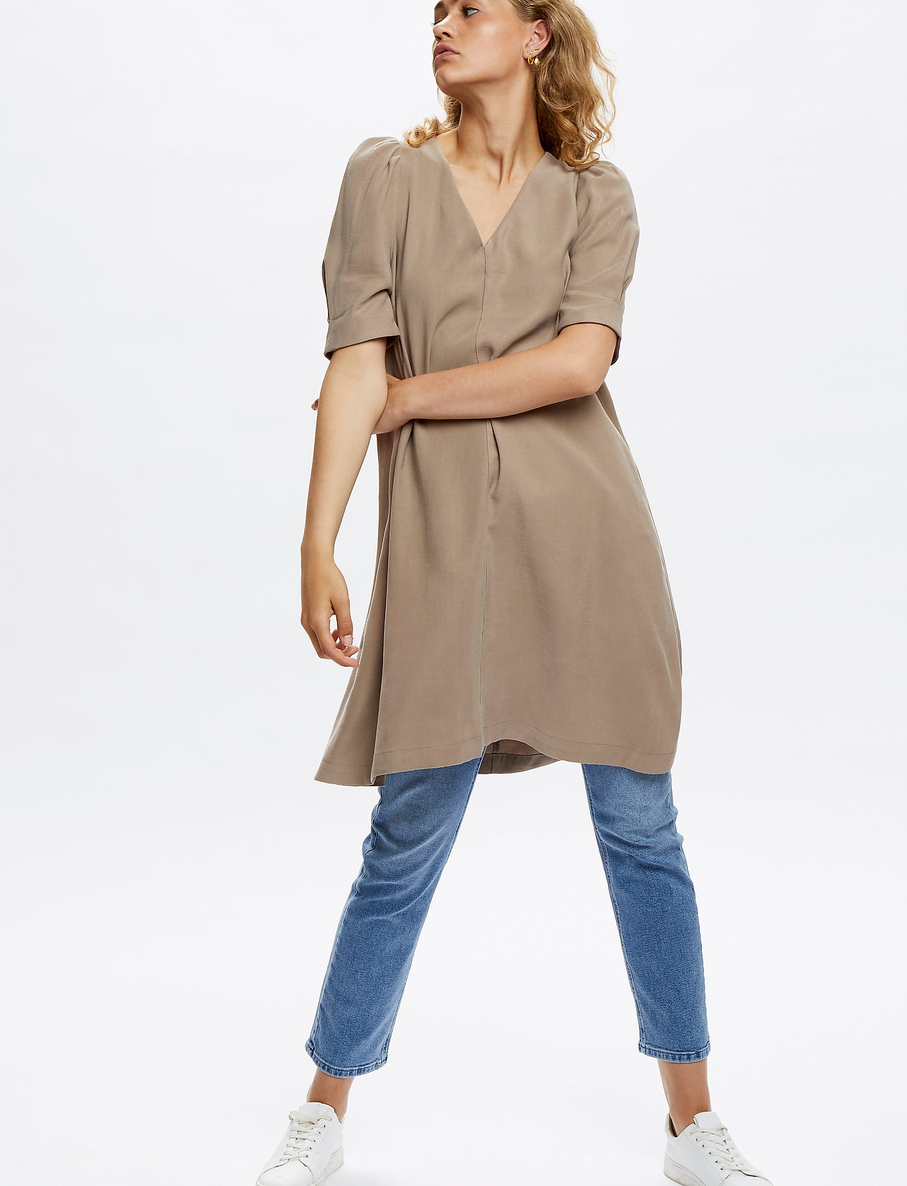 Denim Hunter - DHLouisa Dress - midi kjoler - dune - 3
