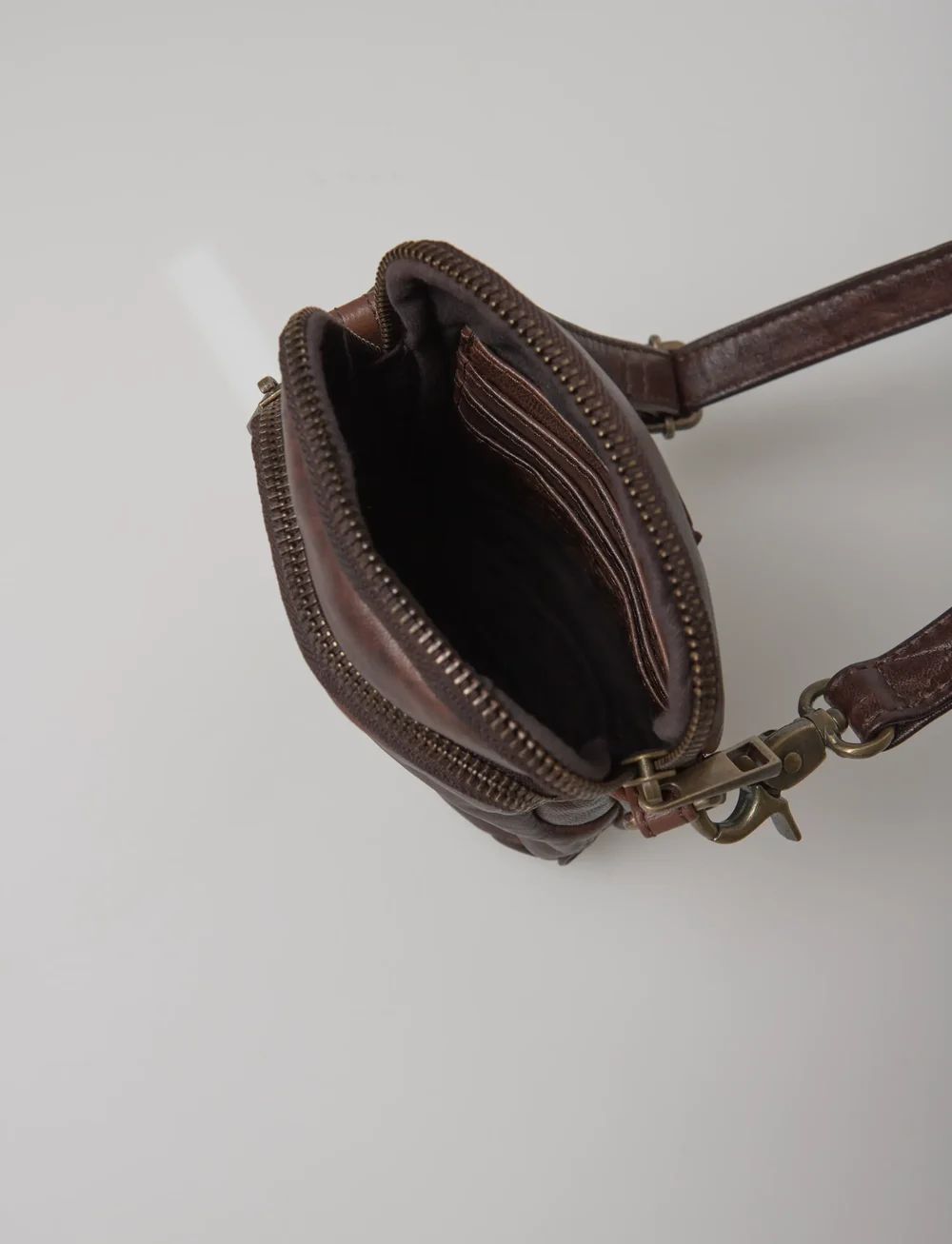 DEPECHE - Mobile bag - phone cases - 068 winter brown - 4