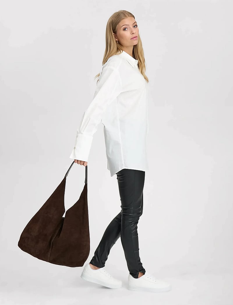 DEPECHE - Bilbao Shoulderbag - shoppingväskor - 008 chocolate - 0