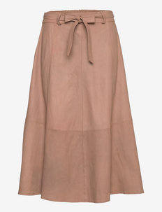 A skirt w/belt, DEPECHE