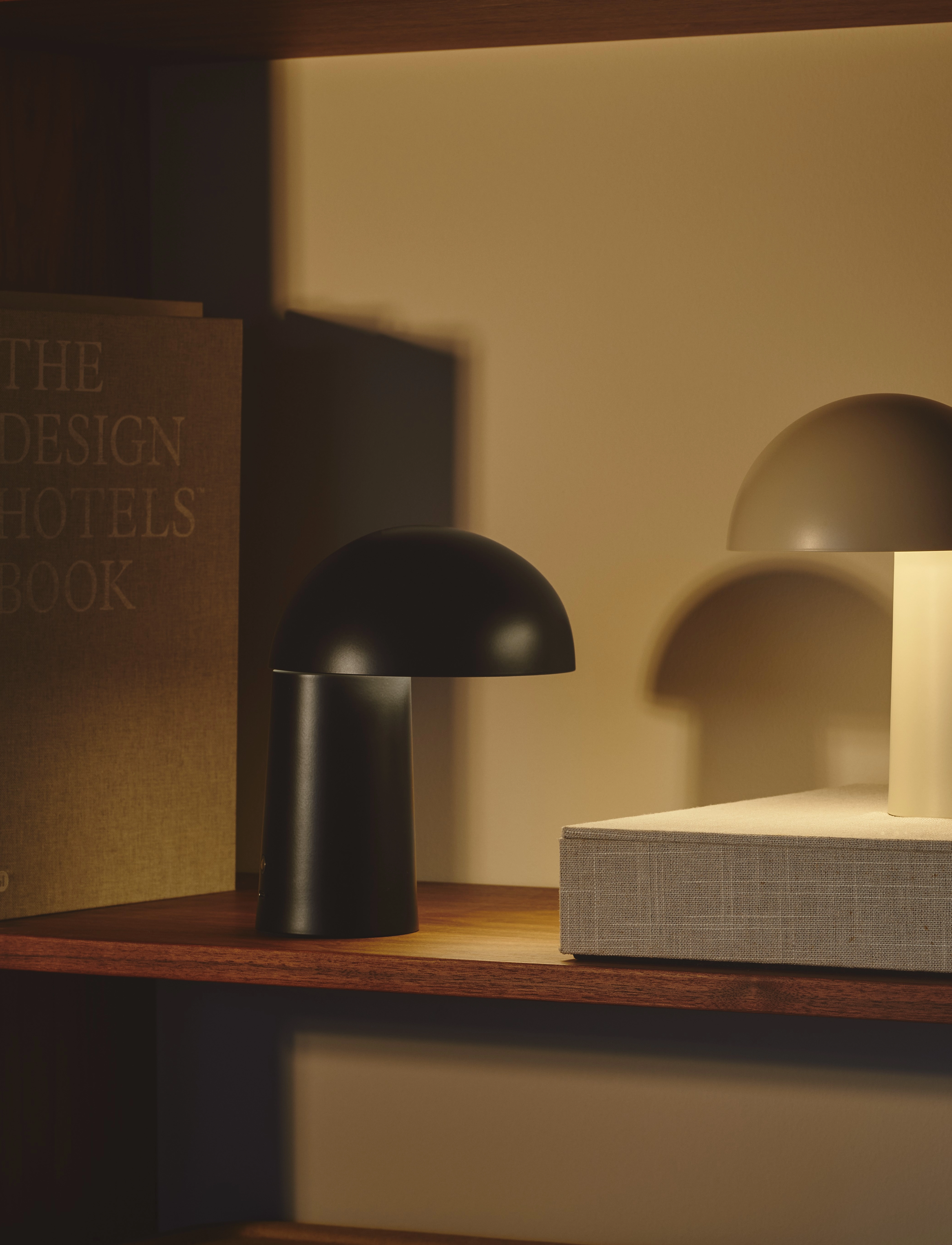 Design For The People - Faye Portable | Table lamp - pārnēsājamas lampas - black - 5