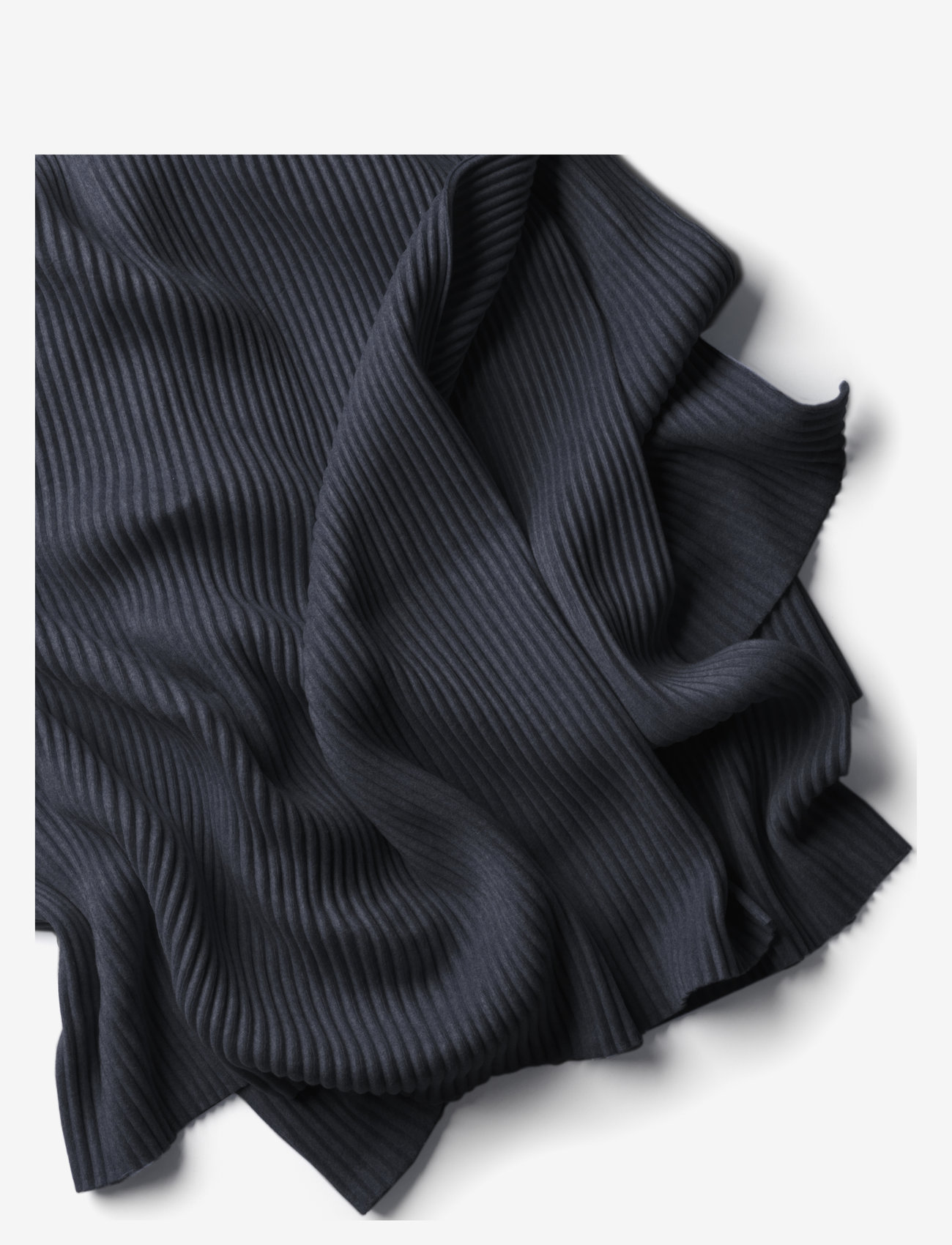 Design House Stockholm - Pleece throw - blankets & throws - black - 0