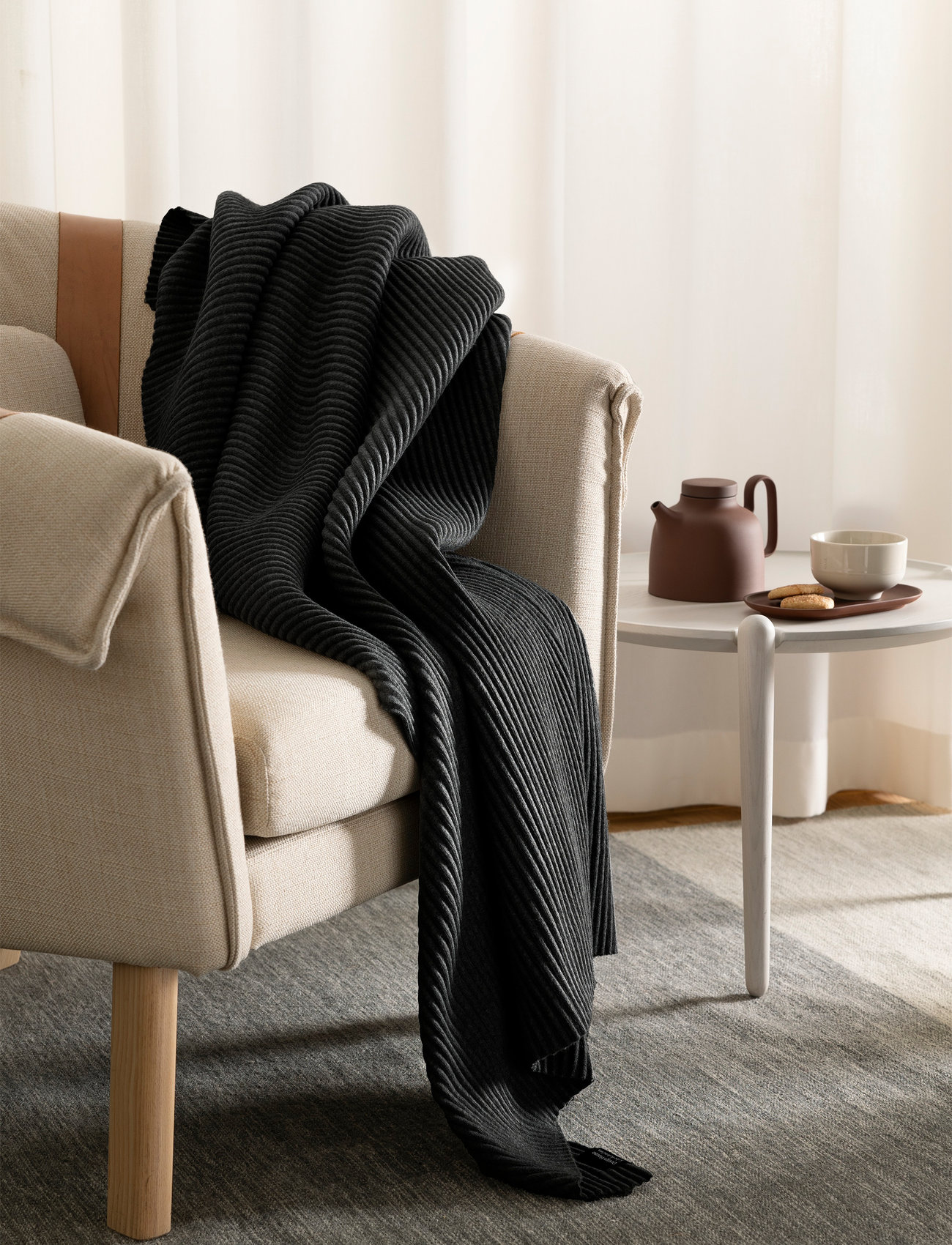 Design House Stockholm - Pleece throw - blankets & throws - black - 1
