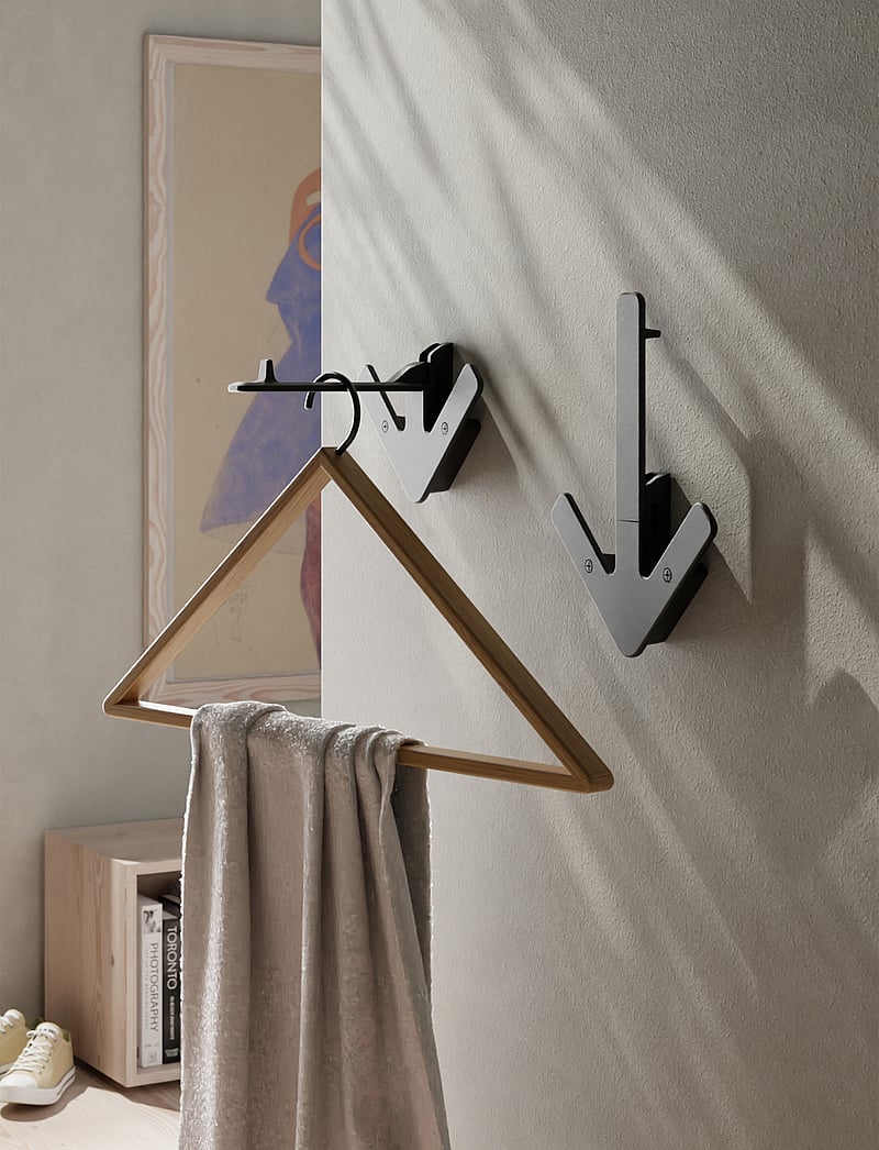 Design House Stockholm - Arrow Hanger - haken - black - 0
