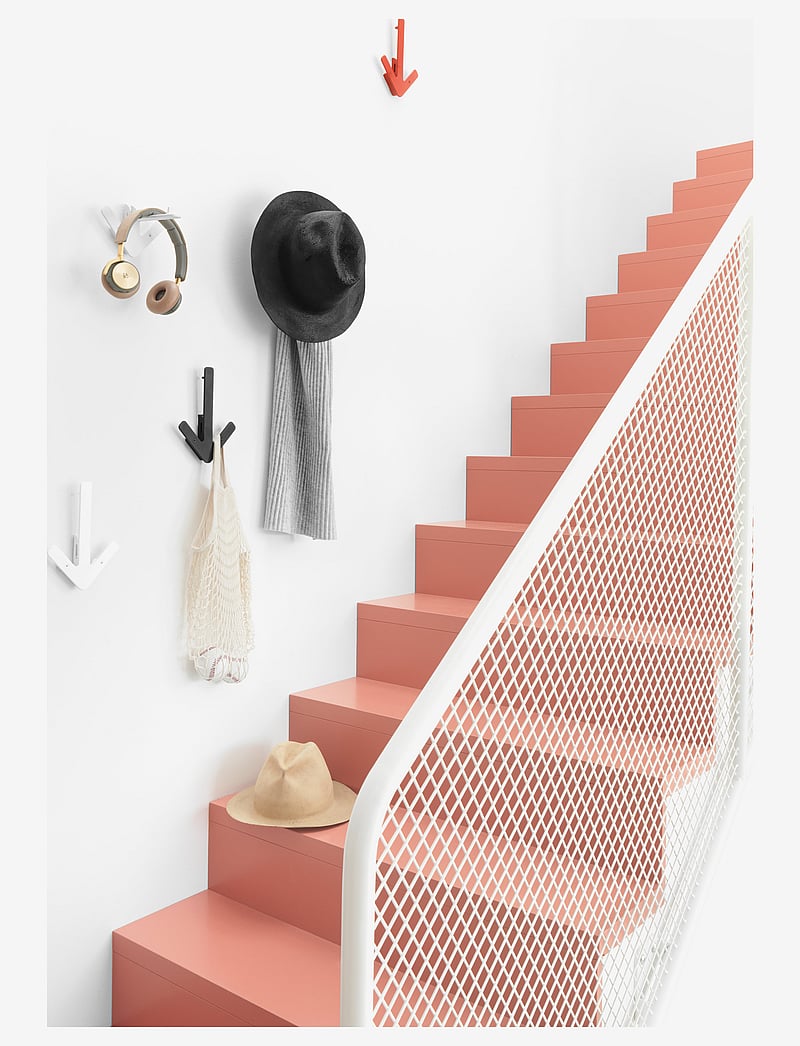 Design House Stockholm - Arrow Hanger - haken - black - 2