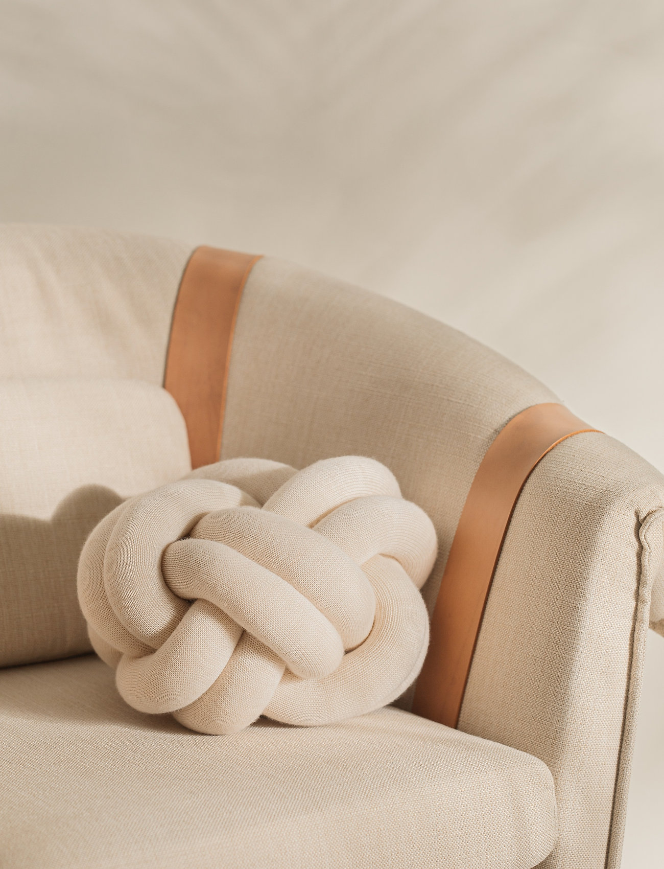 Design House Stockholm Knot Cushion, 30X30X15 cm, Cream, Puder & Tæpper > Puder, Unisex