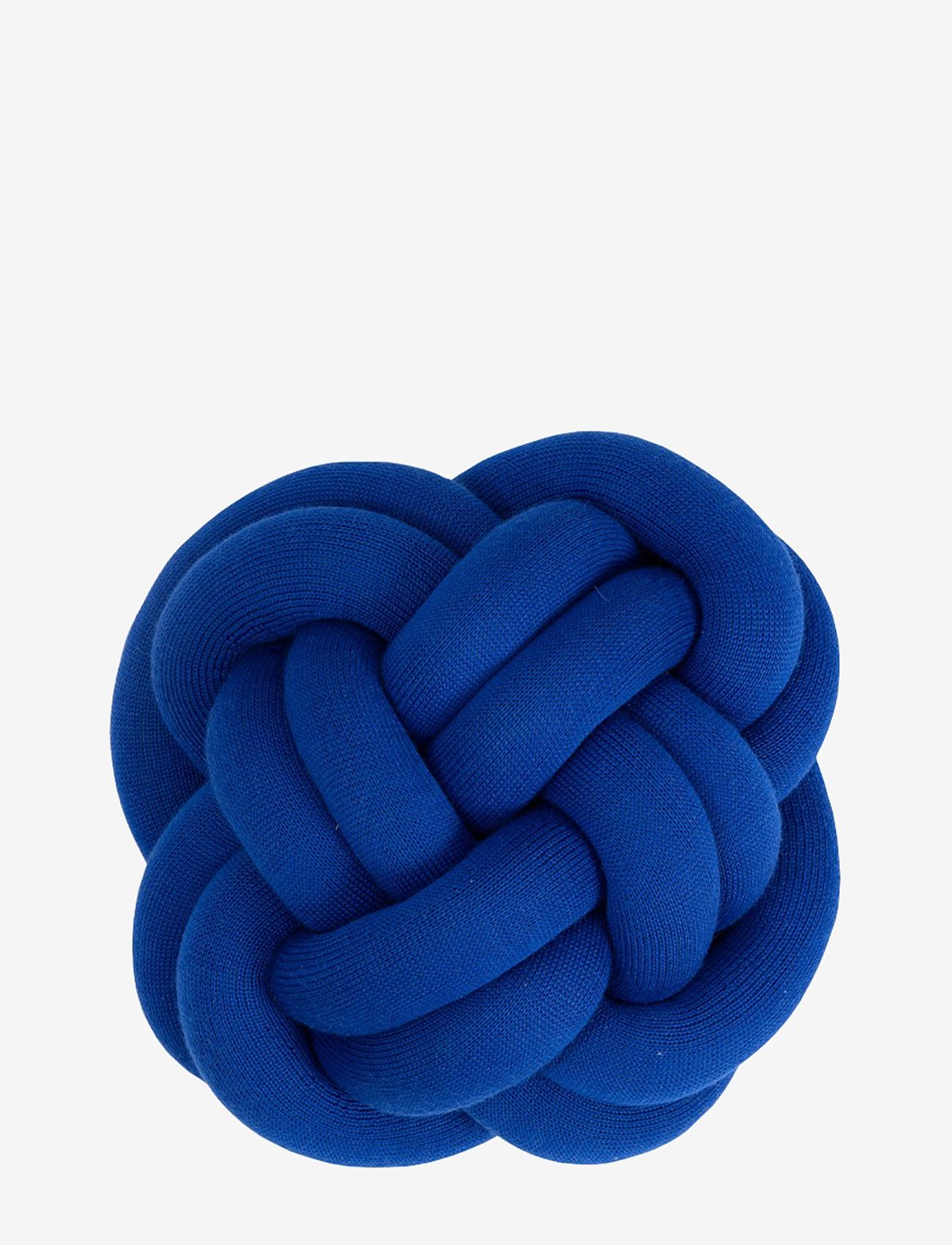 Design House Stockholm Knot Cushion - Kuddar & kuddfodral - KLEIN BLUE / blue