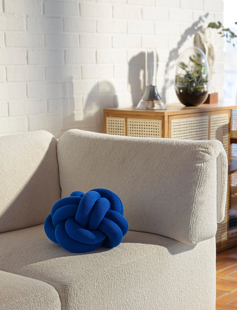 Design House Stockholm - Knot Cushion - osta hinna alusel - klein blue - 1
