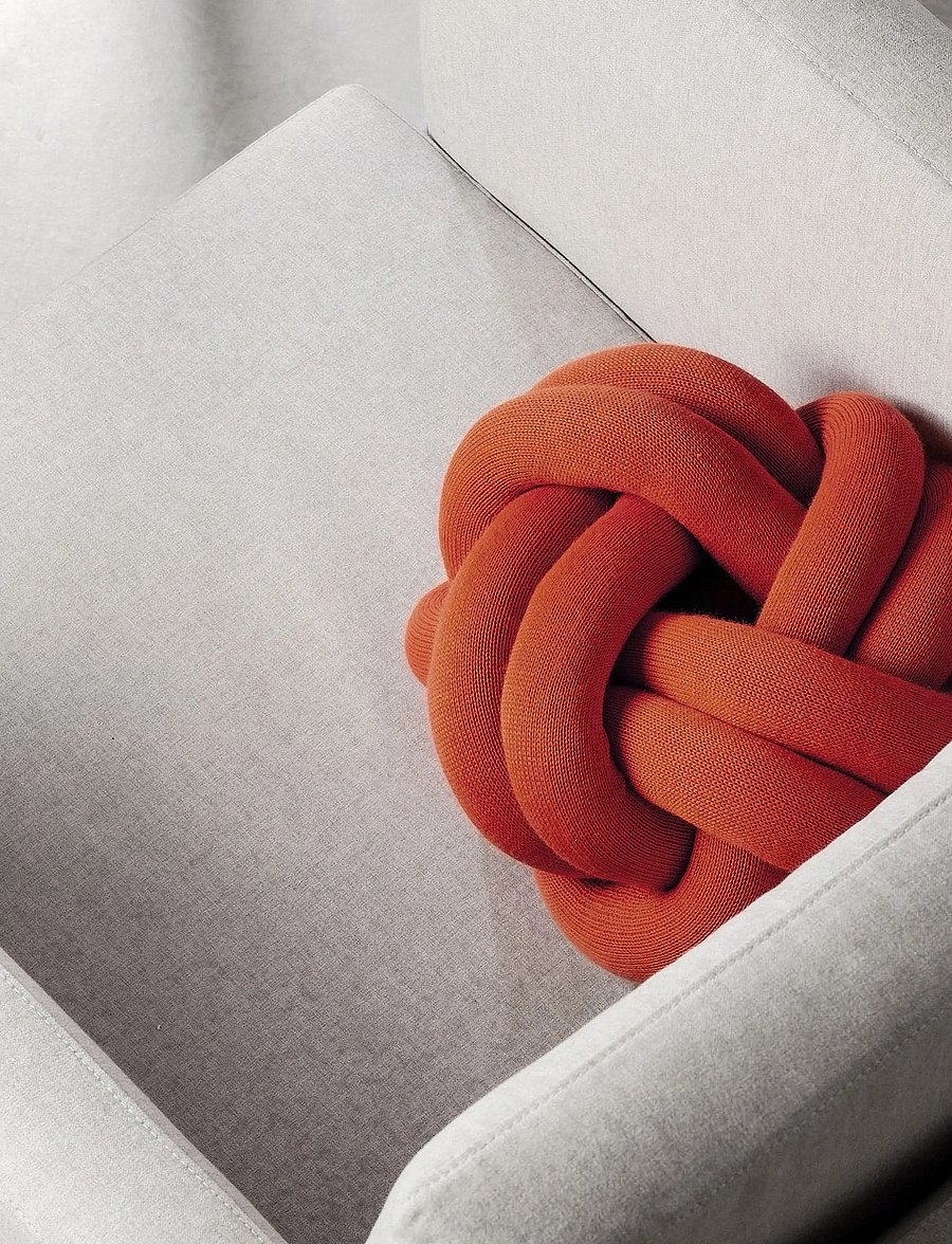 Design House Stockholm - Knot cushion - dekoratīvie spilveni - red - 0