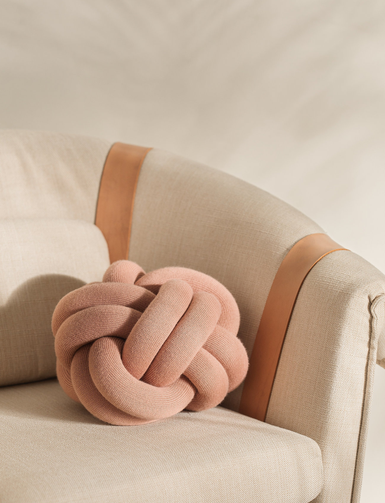 Design House Stockholm Knot Cushion, 30X30X15 cm, Pink, Puder & Tæpper > Puder, Unisex
