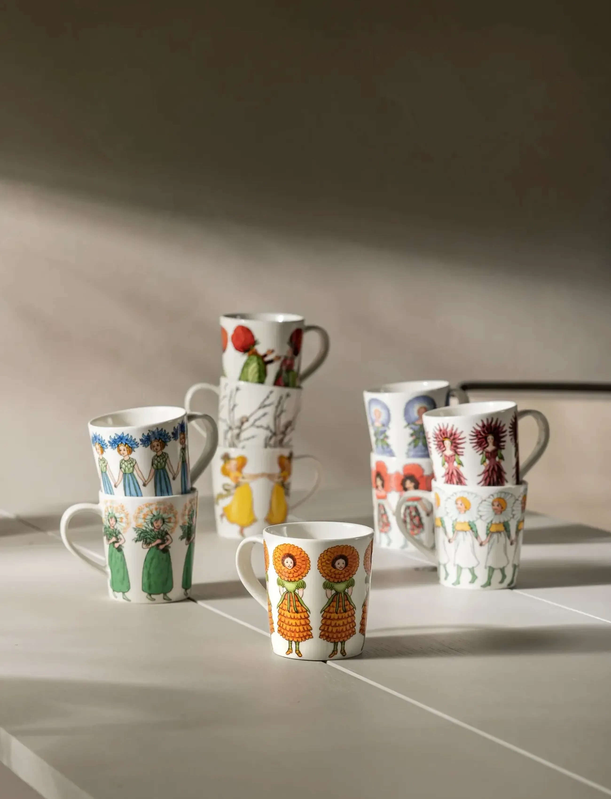 Design House Stockholm Mrs Aster Mug With Handle, 40 CL, Cups & Mugs, Mehrfarbig/gemustert - Coffee Cups, Homeware