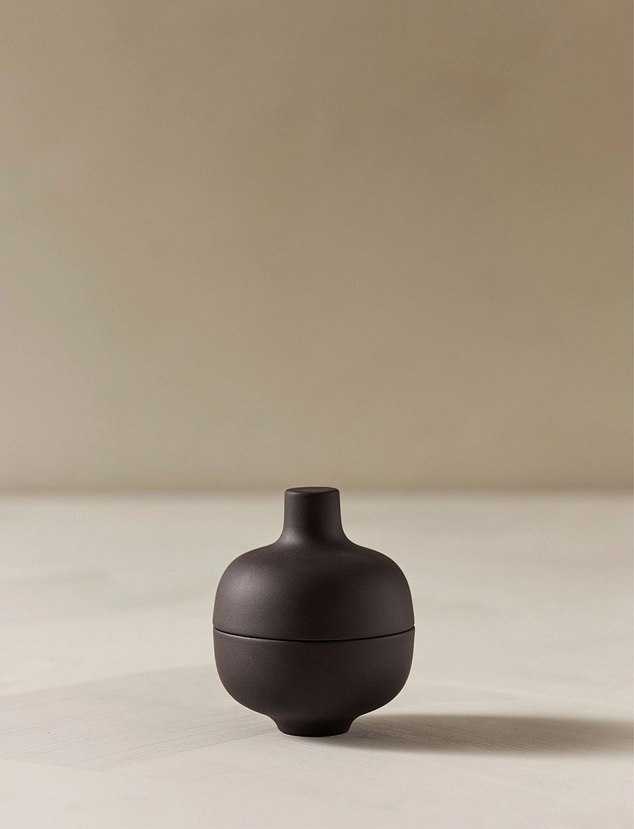 Design House Stockholm - Sand Small Bowl w Lid - serveerimisnõud - black - 2