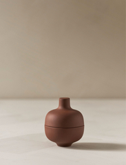 Design House Stockholm - Sand Small Bowl w Lid - laagste prijzen - red - 2