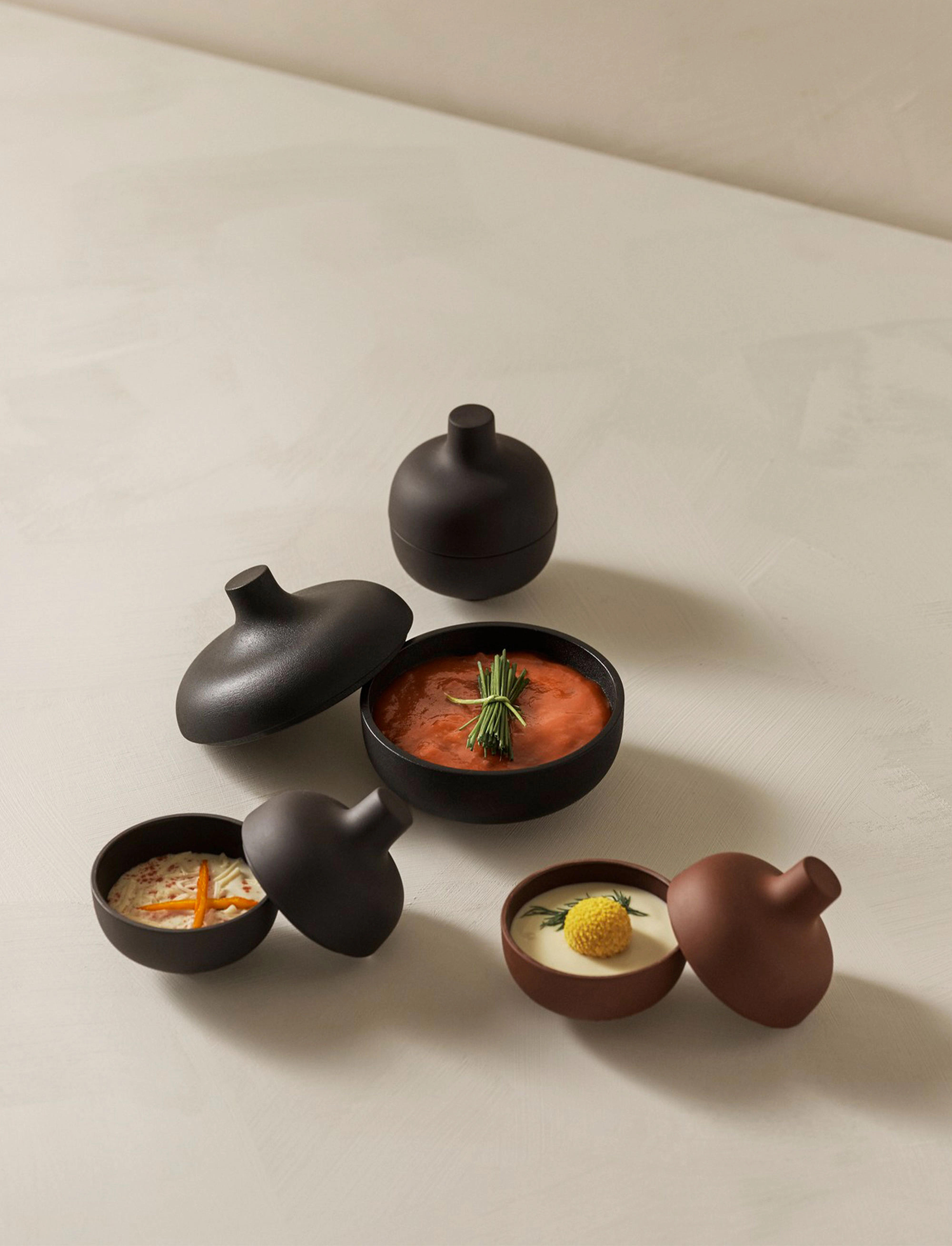 Design House Stockholm - Sand Medium Bowl w Lid - serveringsskåle - black - 3