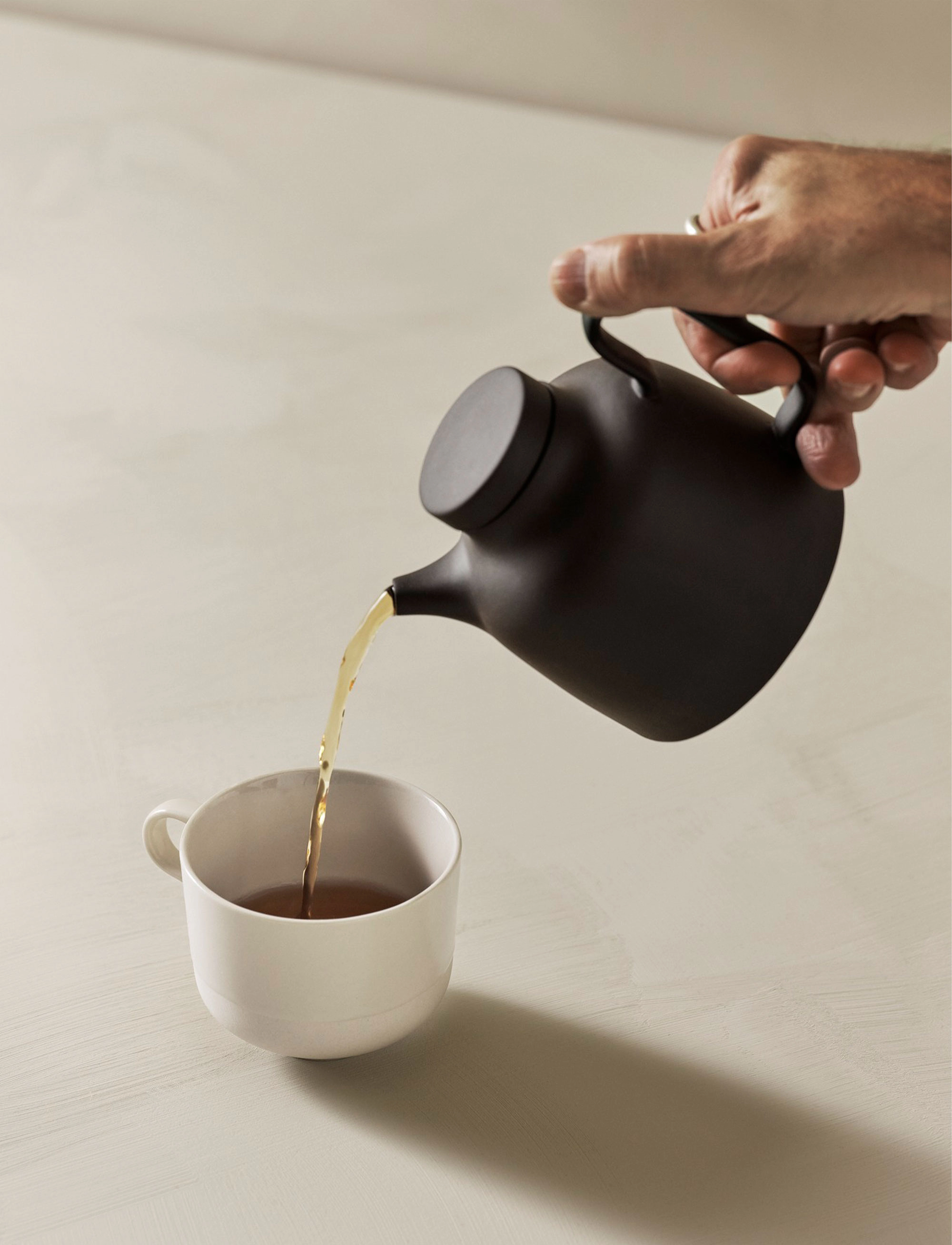Design House Stockholm Sand Tea Pot Inc. Tea Strainer, One Size, Black, Kander & Karafler > Tekander, Unisex
