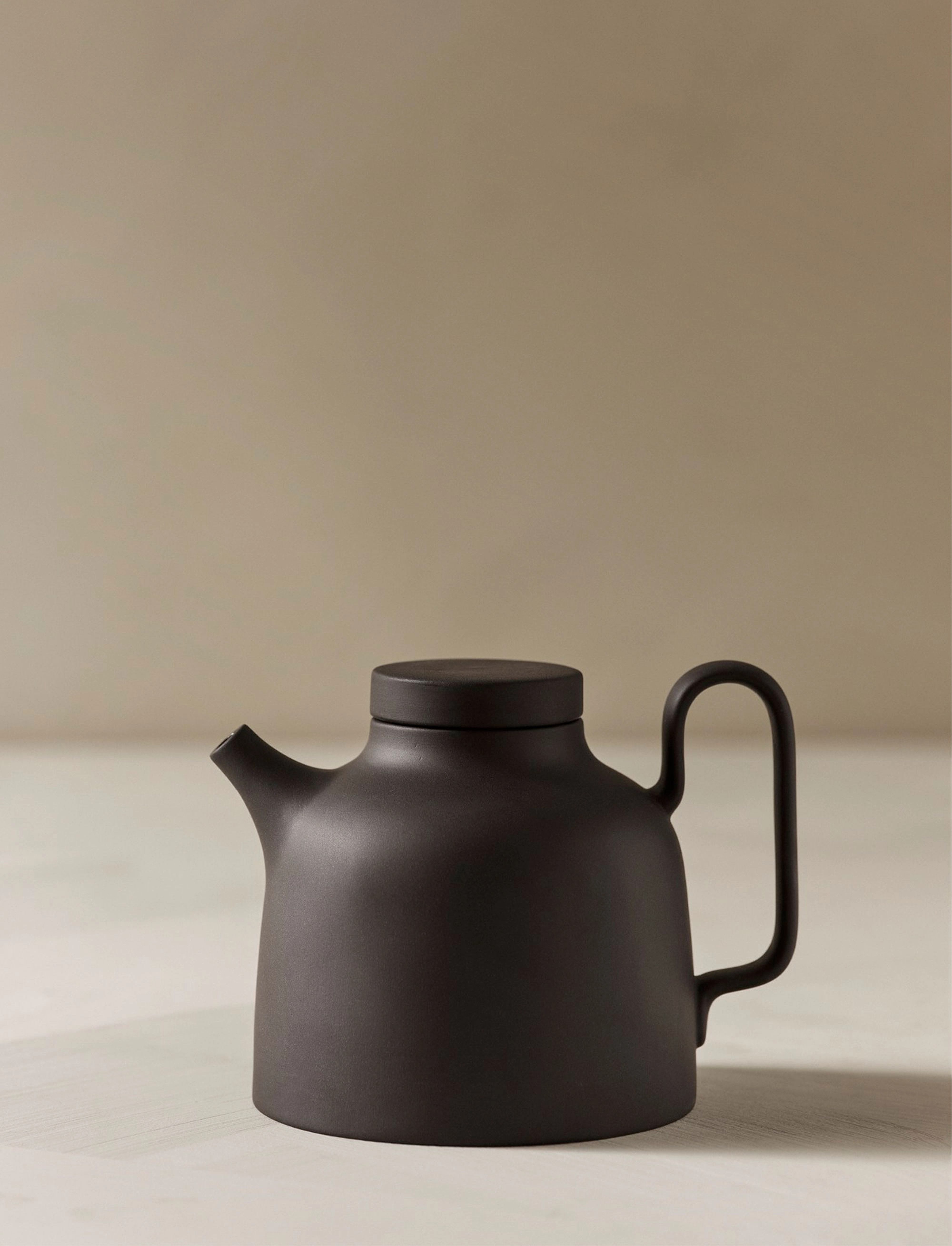 Design House Stockholm - Sand Tea Pot inc. Tea Strainer - théières - black - 2