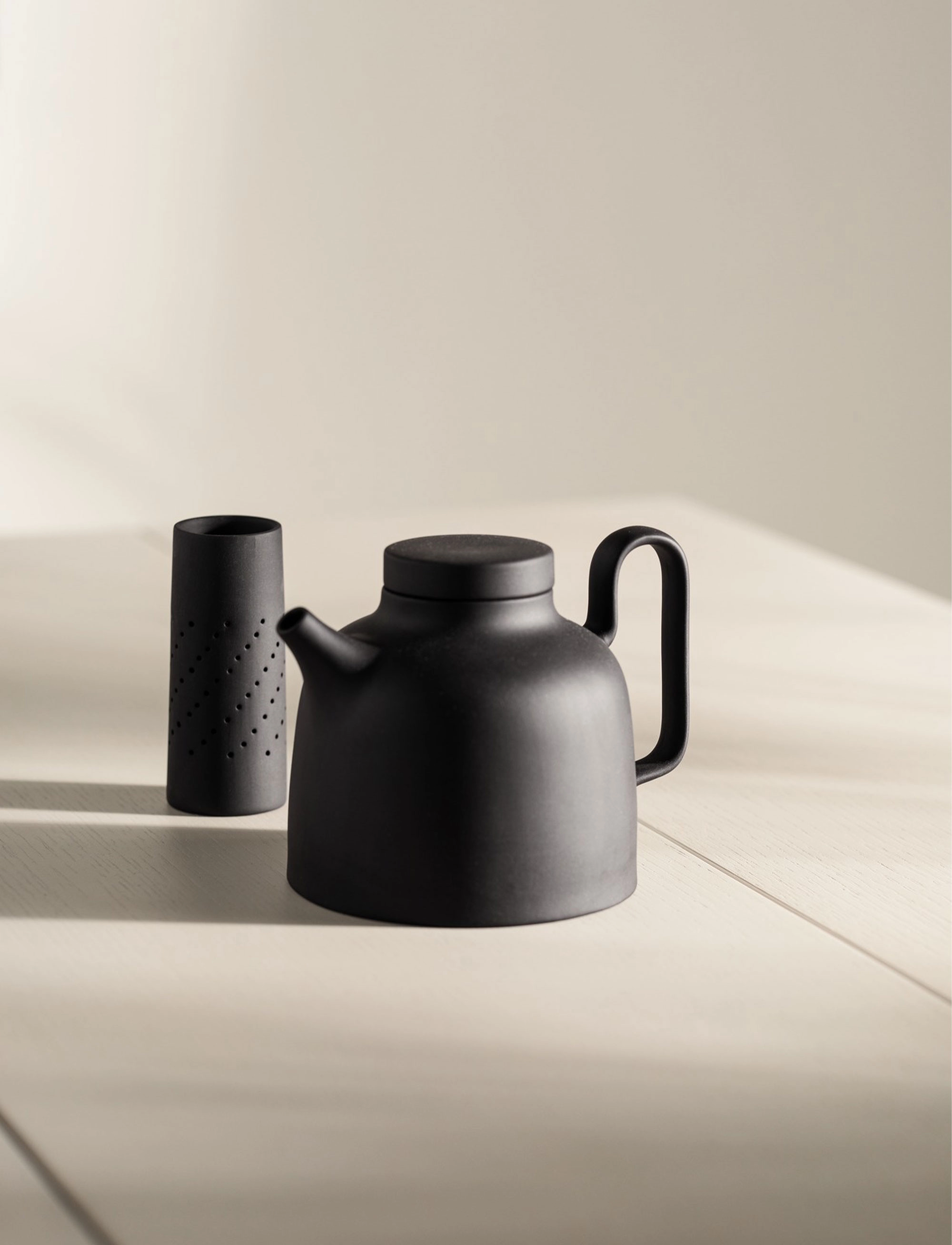 Design House Stockholm - Sand Tea Pot inc. Tea Strainer - théières - black - 3
