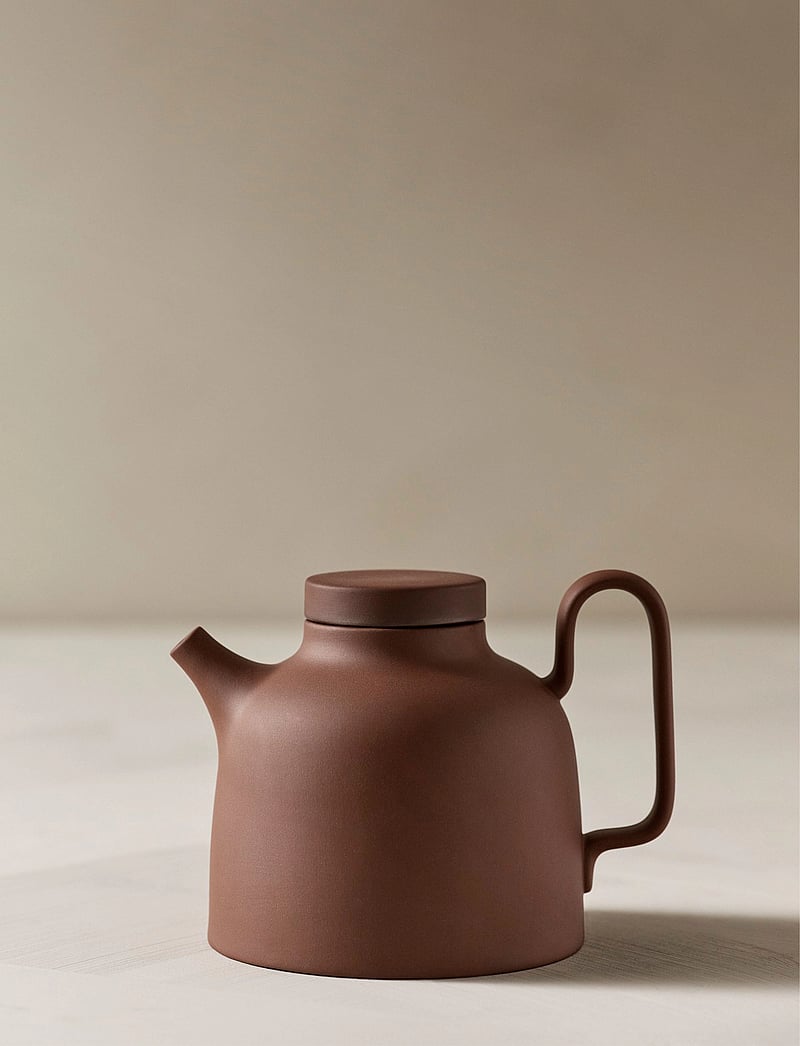 Design House Stockholm - Sand Tea Pot inc. Tea Strainer - teekannud - red - 2