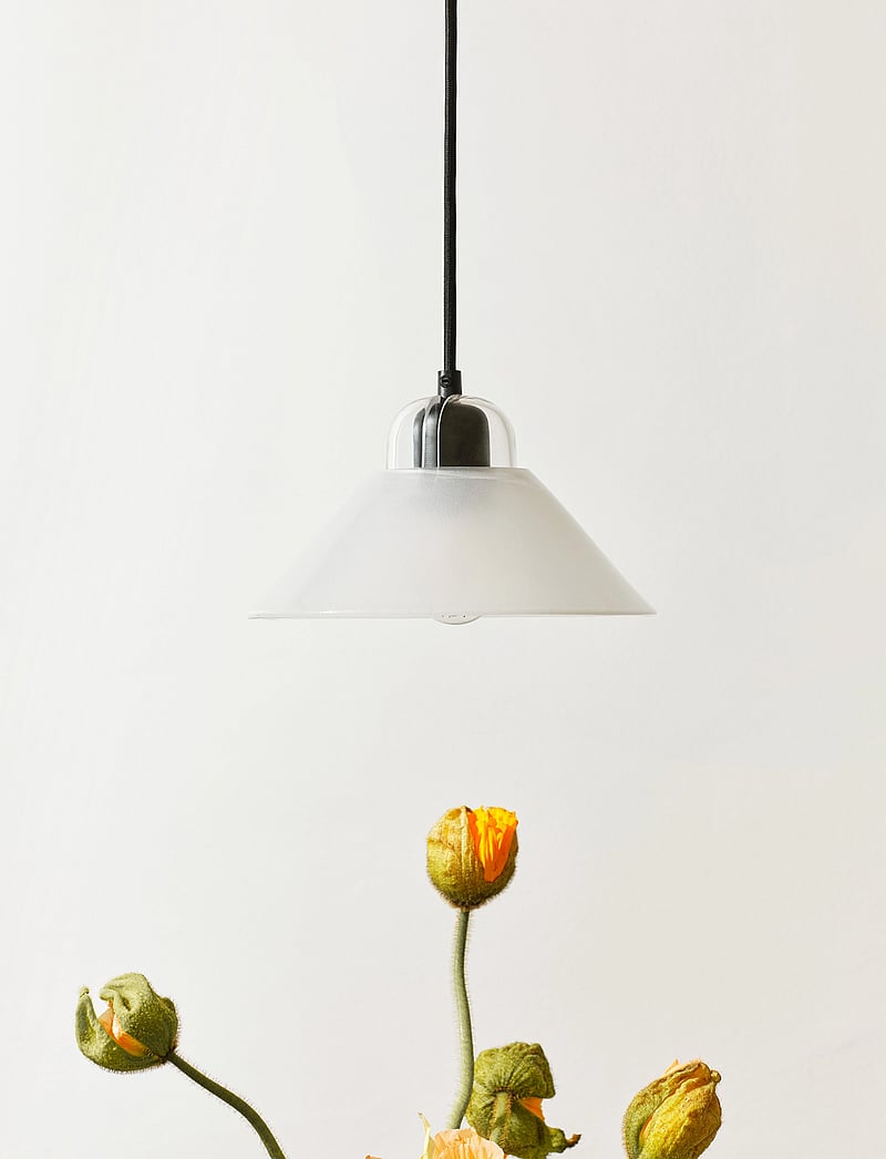 Design House Stockholm - Kalo Lamp - rippvalgustid - black cord - 4