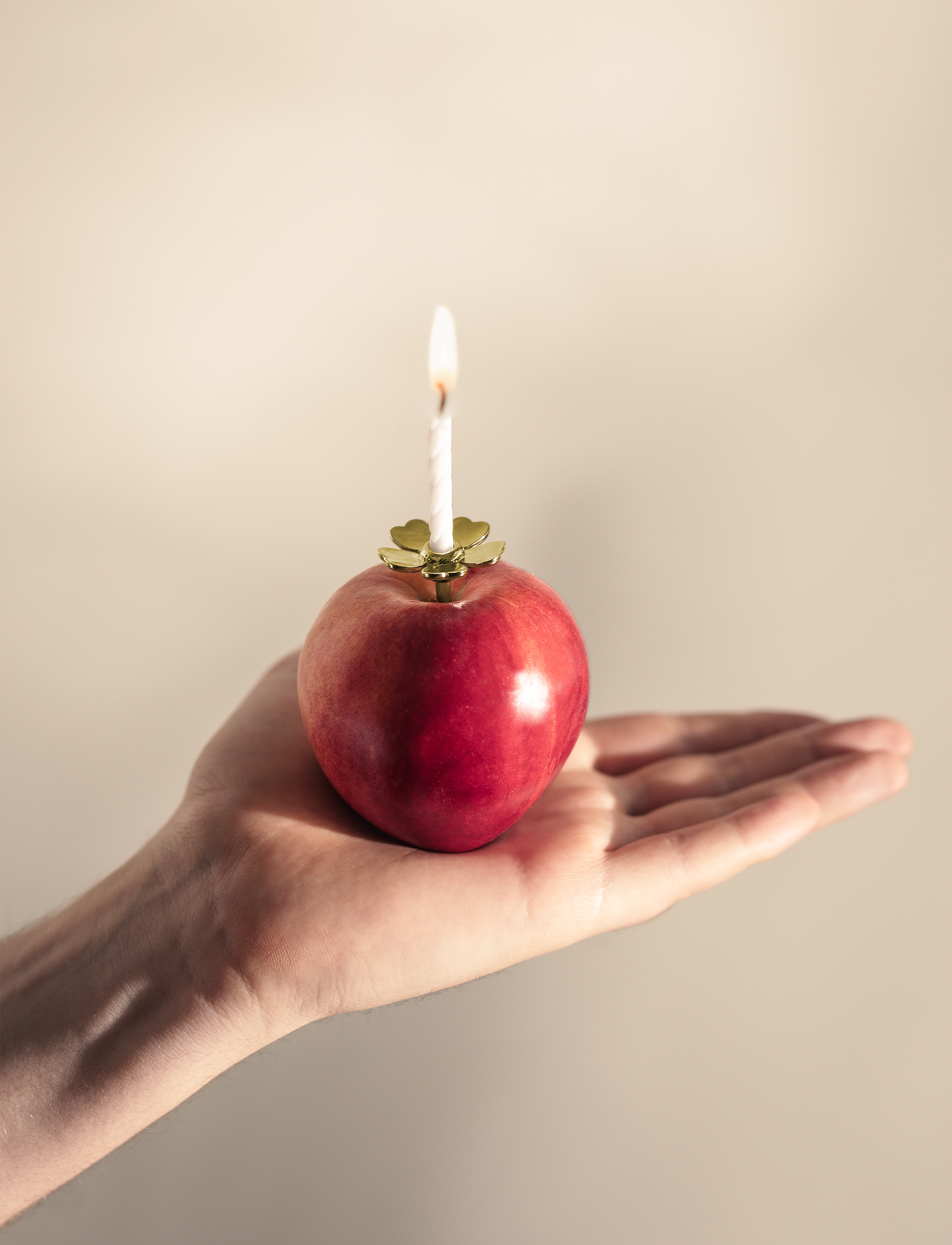 Design House Stockholm - Me to You Candle Holder 1-pack - kerzenständer - brass - 5