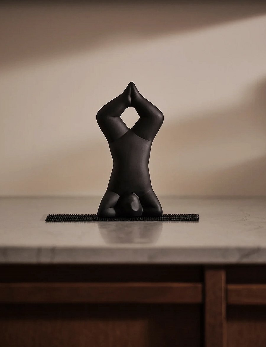 Design House Stockholm - Yoga 3 - figuren & skulpturen - black - 0