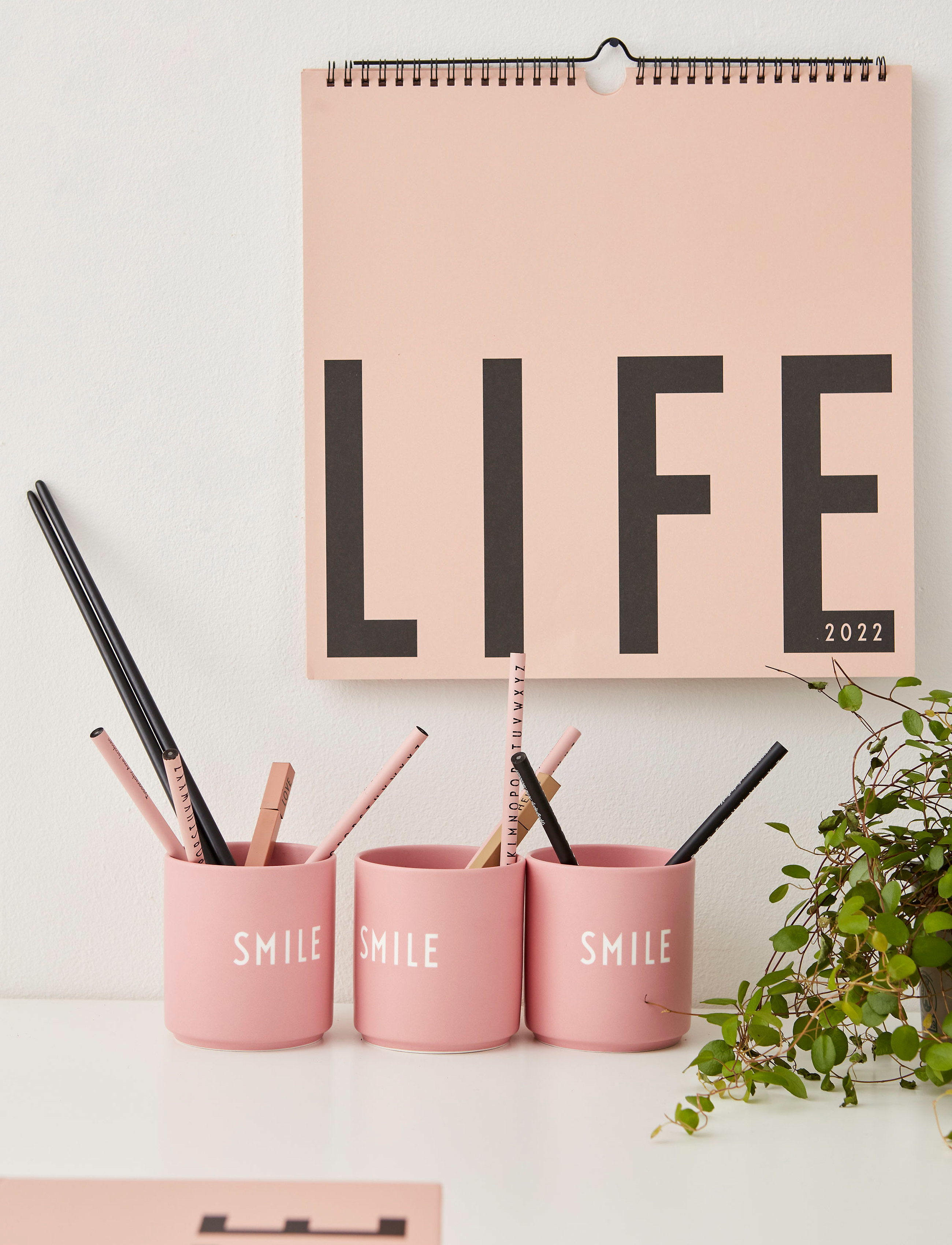 Design Letters Favourite Cup Celebration, 32 CL, Cups & Mugs, Rosa - Coffee Cups, Homeware
