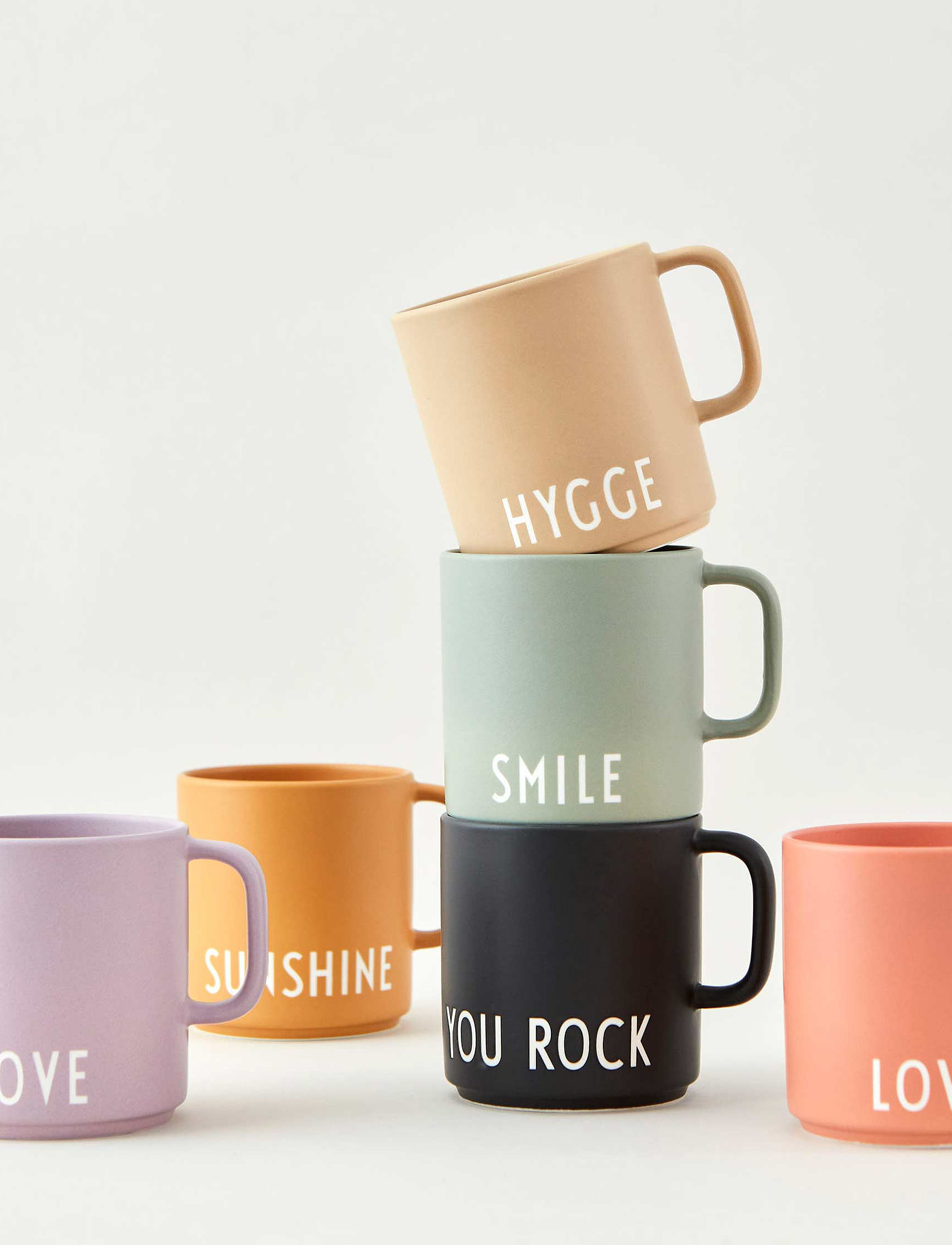 Design Letters - Favourite cup - celebration (handle) - laveste priser - beige 4675c - 2