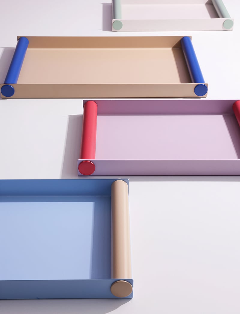 Design Letters - Ray Tray medium - dekorativa fat & skålar - light blue 2717c + beige 4675c - 2