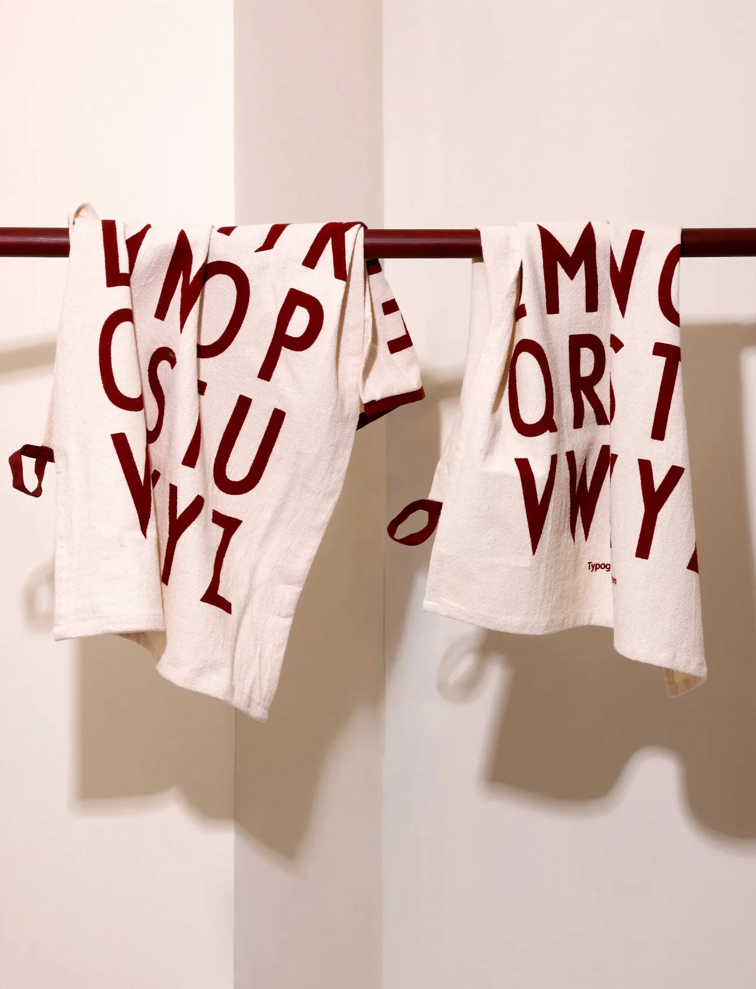 Design Letters Premium Classic Tea Towel, 50X70 cm, Kitchen Textiles, Burgunderrot - Towels, Homeware