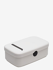 Design Letters - Personal Lunch box A-Z - eväsrasiat & säilytysastiat - white - 0