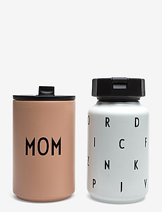 Mom and Mini, Design Letters