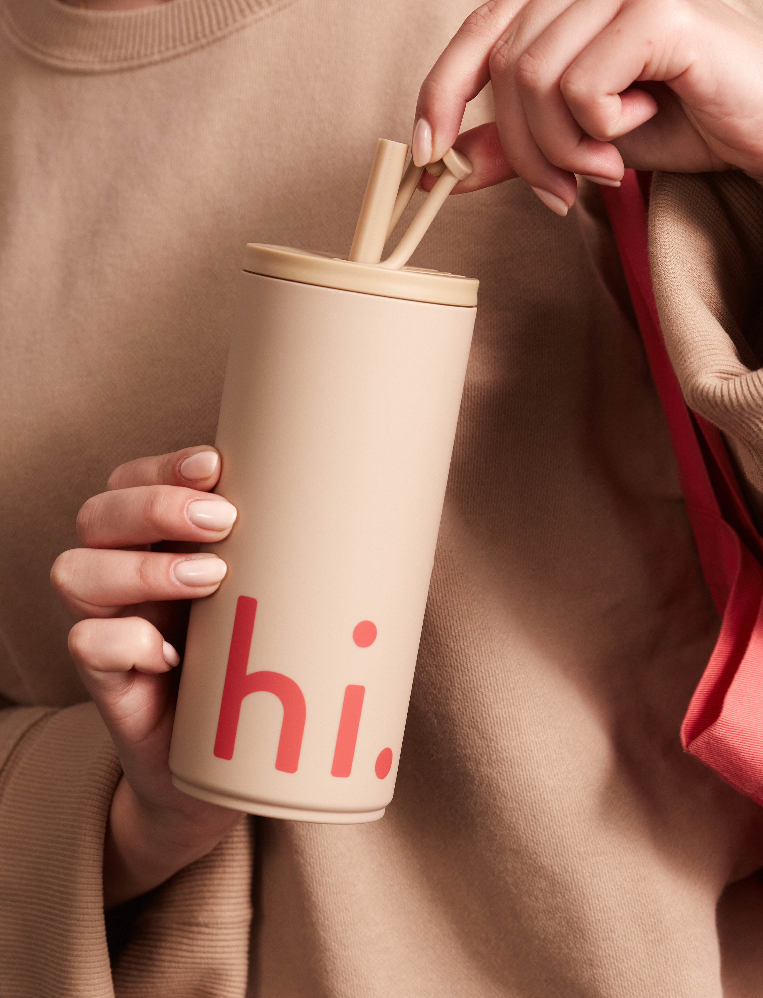 Design Letters - Travel cup with straw 500ml with soft coating - thermostassen - beige 4675c - 2
