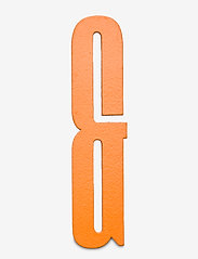 Design Letters - Orange wooden letters - väggdekorationer - orange - 0