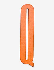 Design Letters - Orange wooden letters - väggdekorationer - orange - 0