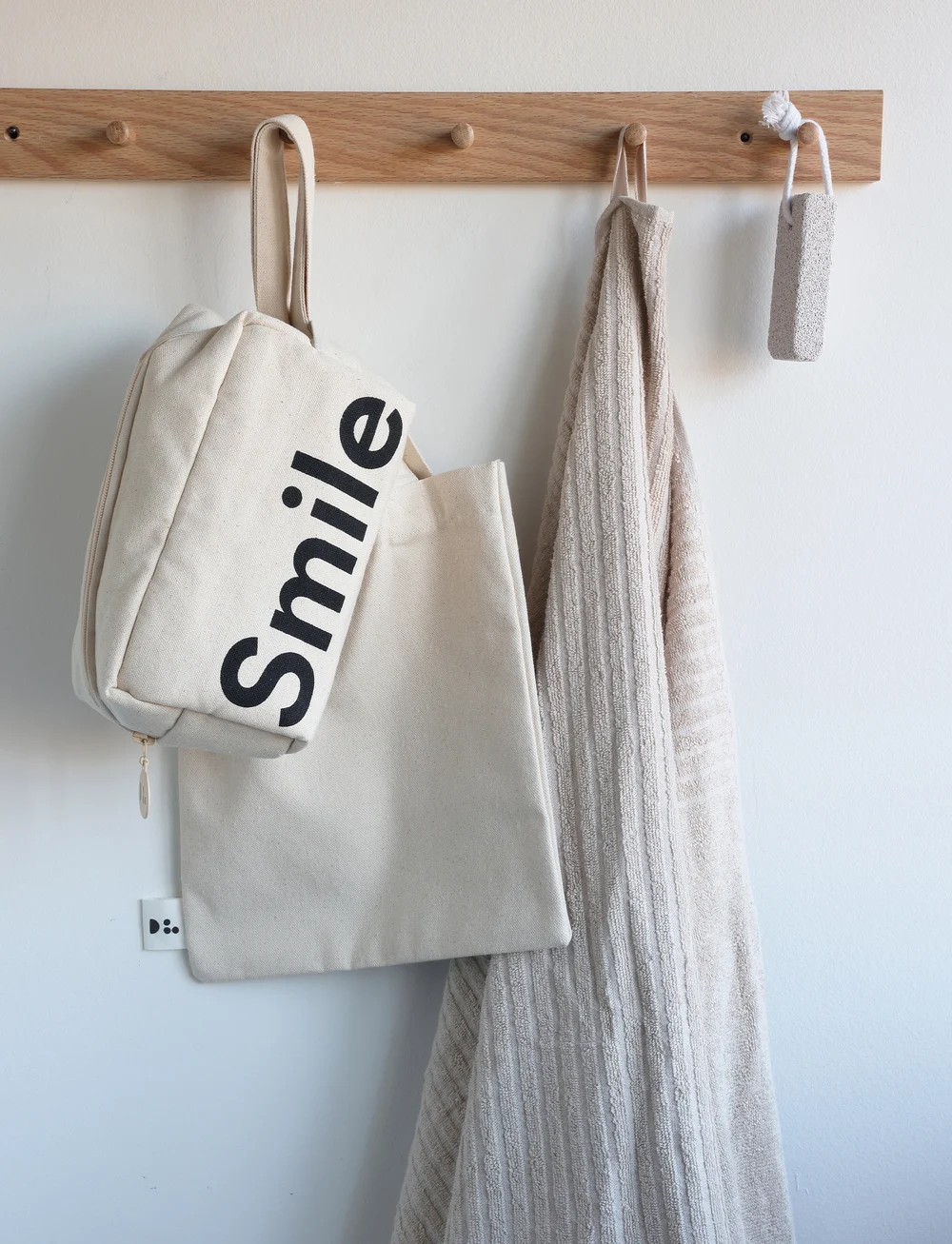 Design Letters - Cavita. Travel Wash bag - kulturtaschen - black - 4