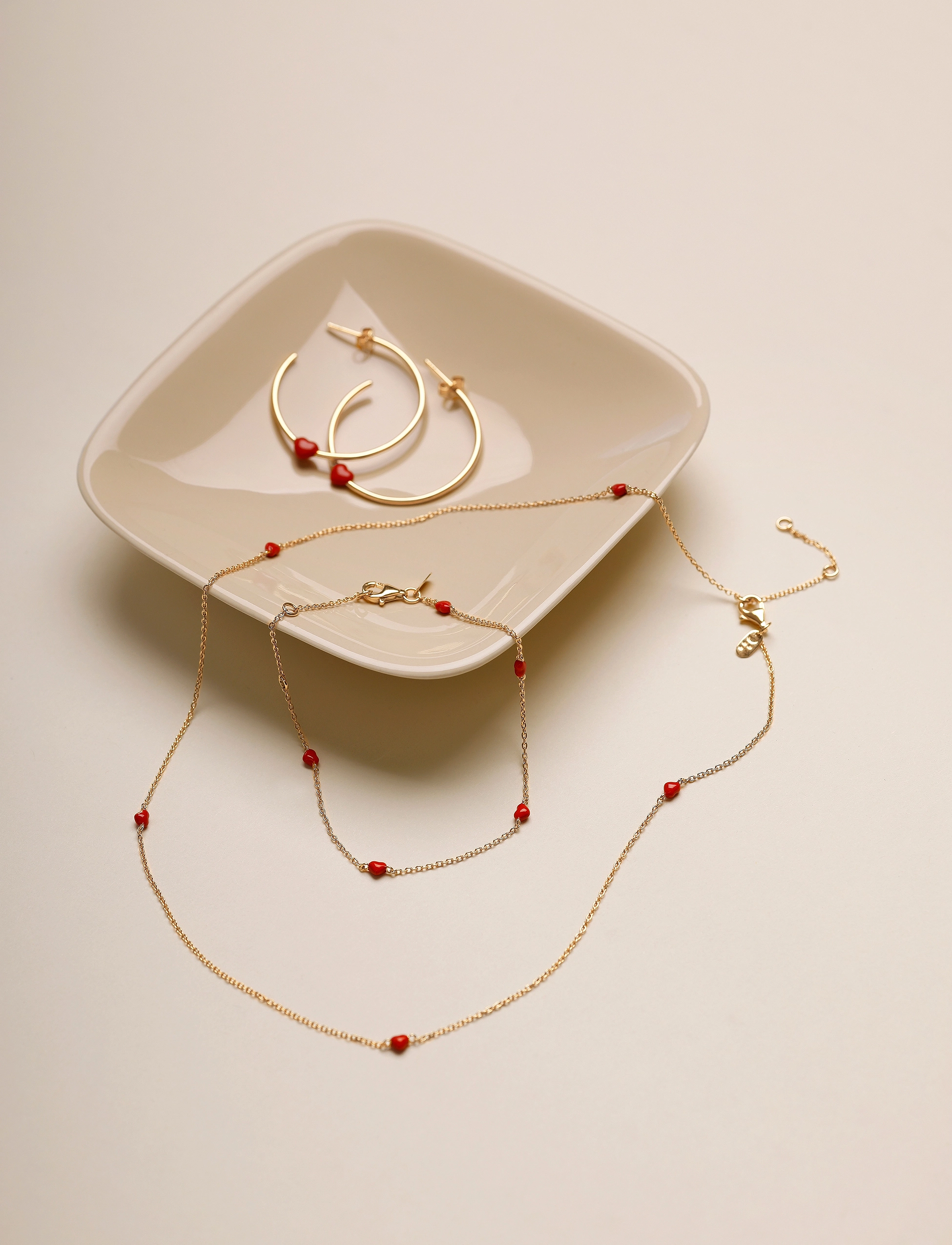 Design Letters - Little Big Love Multiple Hearts Necklace - Goldplated - halsketten - deep sea coral - 2