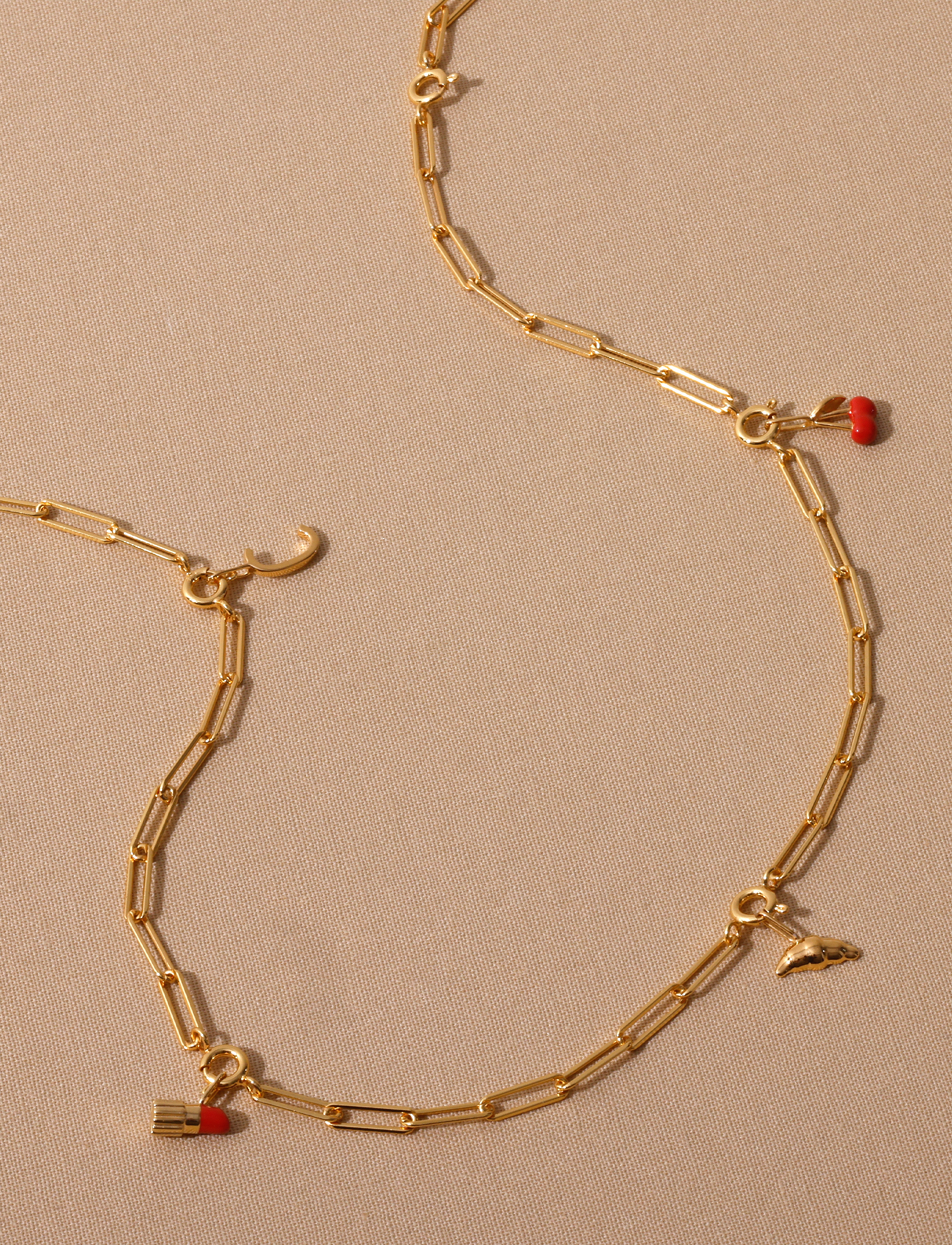 Design Letters - Ruth large chunky charm lock necklace, gold plated - grandininiai karoliai - gold - 4
