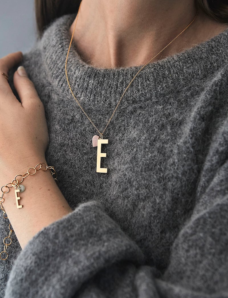 Design Letters - ARCHETYPES 30 MM, GOLD, A-Z - anhänger - gold - 0