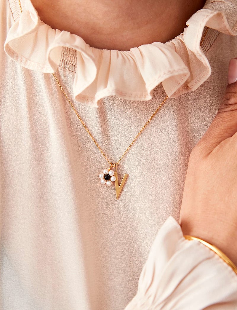 Design Letters - Letter for initial necklace A-Z (18K Gold-plated) - hängen & berlocker - gold - 5